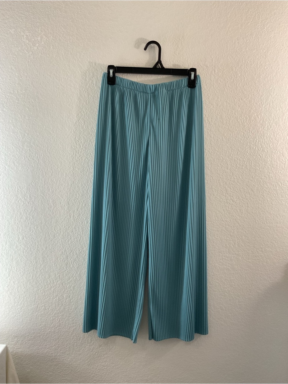Uniqlo Wide-Leg Straight Cropped Pleated Pants Blue Teal Comfy Loungewear Flowy